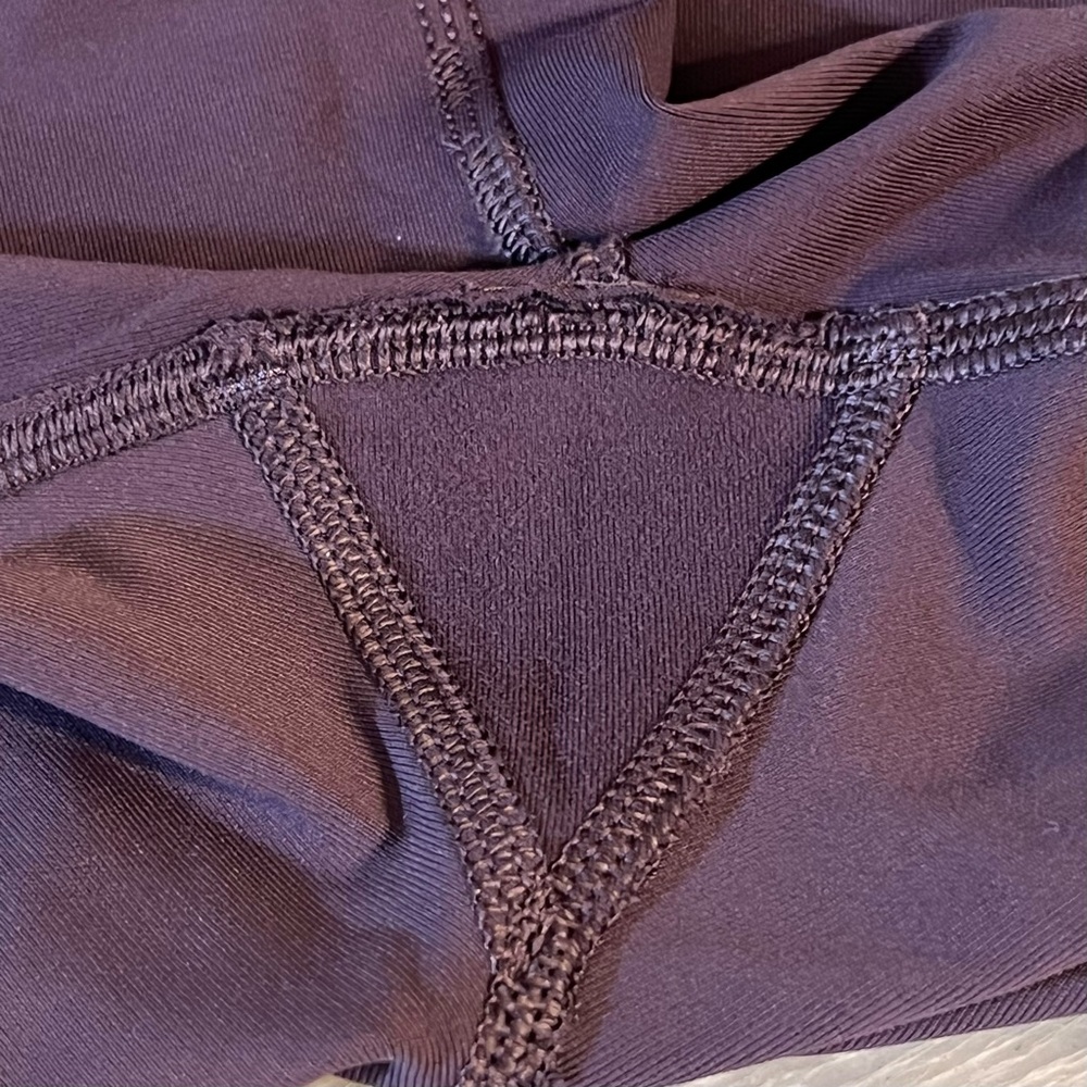 Lululemon Invigorate 7/8 Tight (25") - Picture 8 of 14